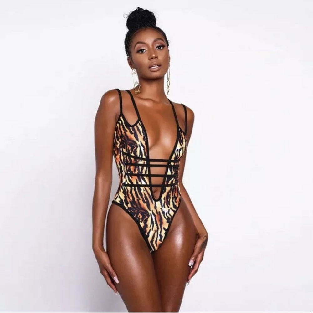 Deep plunge tiger print monokini, high cut, size L NWT
